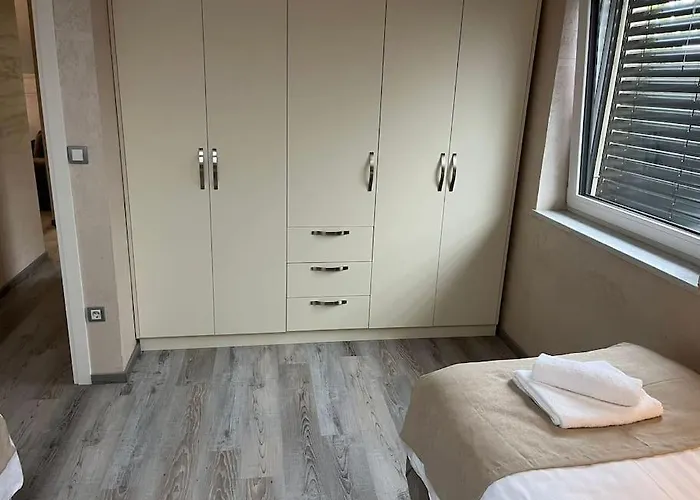 Moste 5 -with Pool&parking, Ev Station Daire *